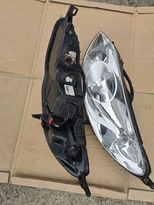 Фар ляв десен за Peugeot 407 / Пежо 407