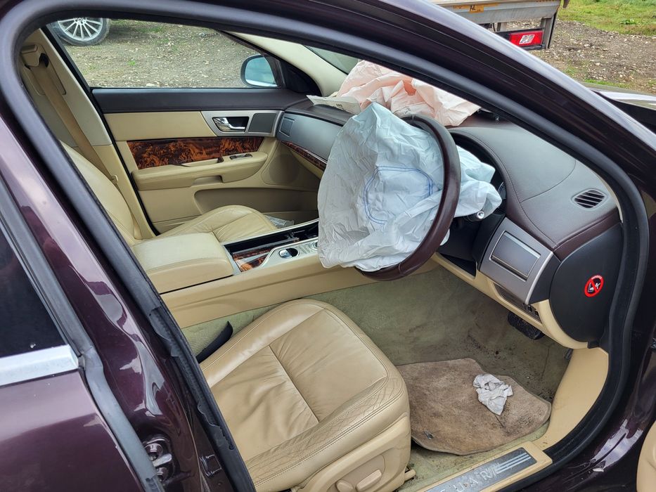 AVARIAT Jaguar XF 2010 Luna 10 3.0 Diesel euro 5 306DT Motor Range Rov