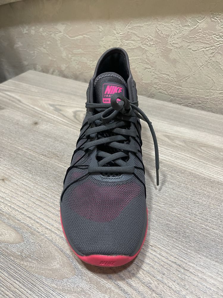 Кроссовки Nike новые, оригинал.