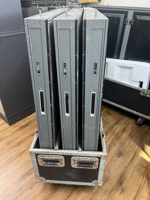 Полноцветный светодиодный экран почти новый/Deyarli yangi displey