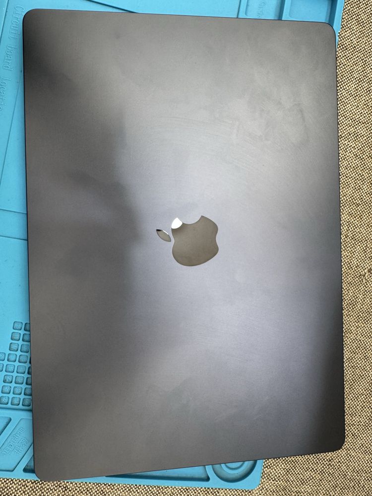 Продаеься Срочно!! Mac book air m2 15inch 8/512
