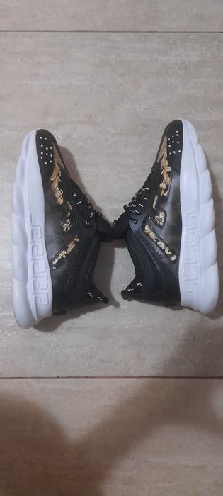Versace chain reaction