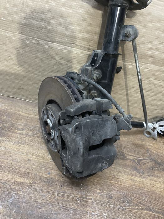 Fuzeta dreapta fata Peugeot 5008 II 1.5 Hdi an 2017-2024 completa