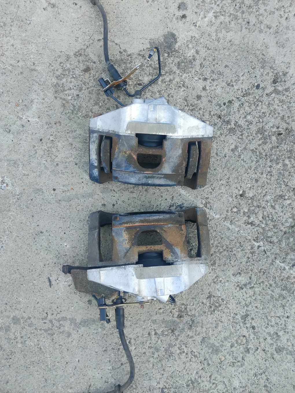 Etrier Etriere frana fata Seat Exeo Audi A4 A6 A8 VW Skoda 2.0 2.7 3.0 TDI 1.8 2.0 4F0615124A / 4F0615123