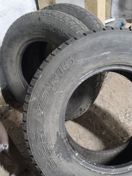 Продам комплект резин