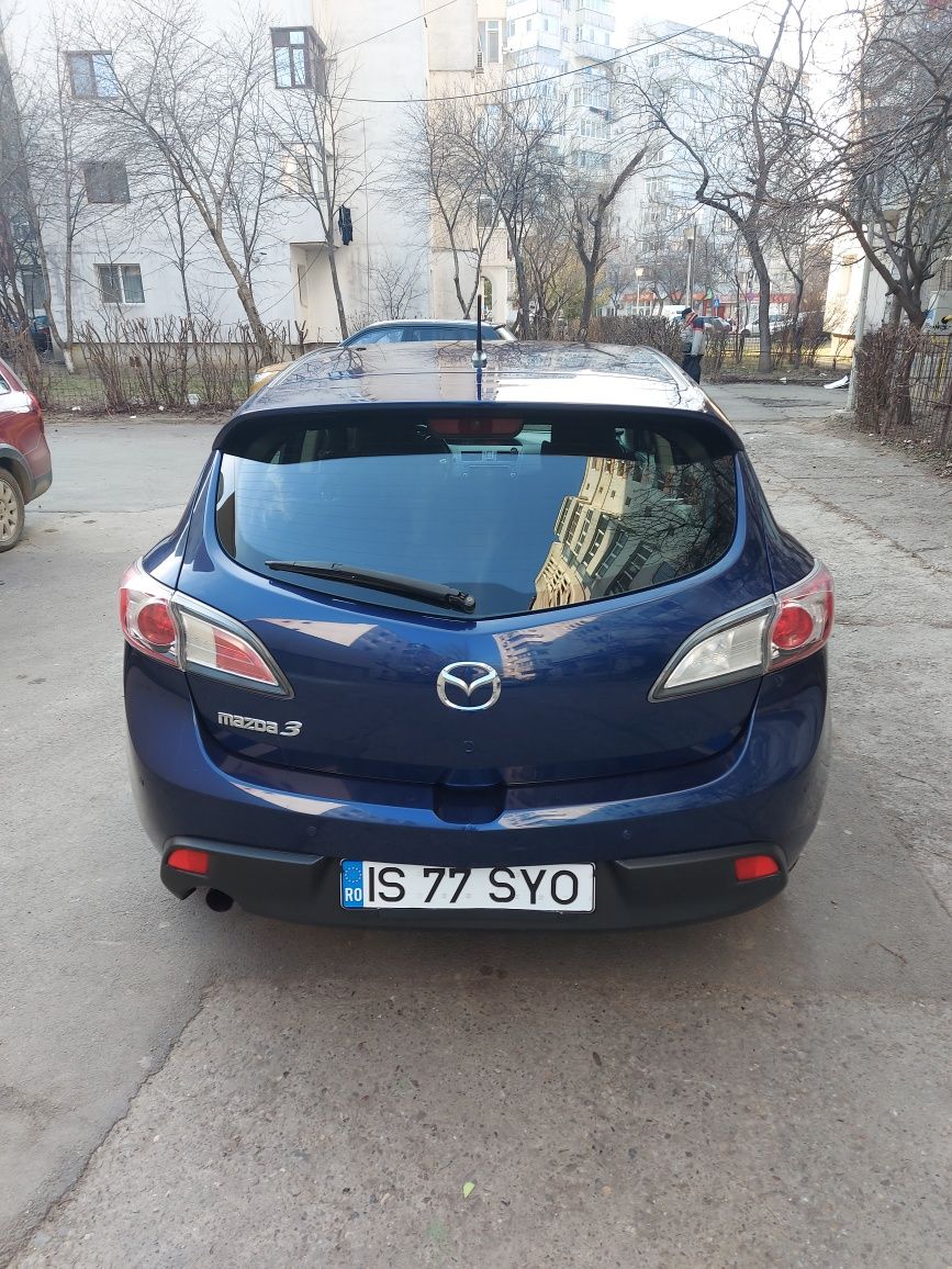 Vând mașină mazda 3 2011