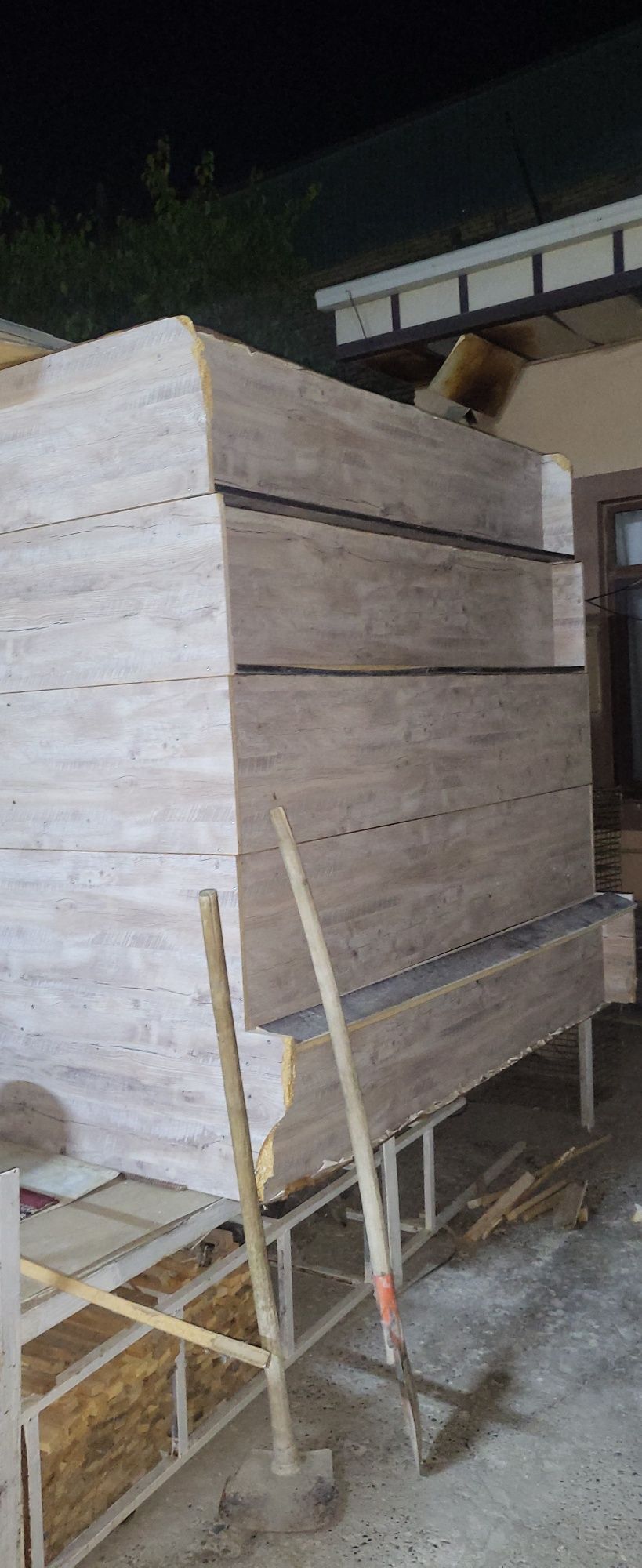 Продам мебель для хозяйственного магазина срочно