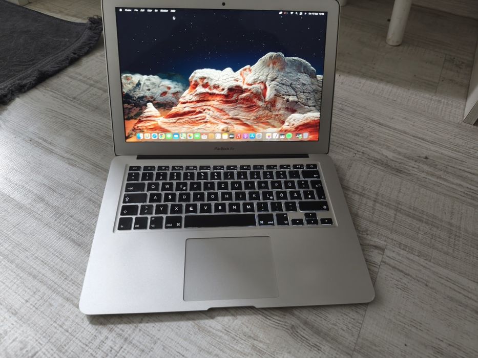 Apple Macbook Air