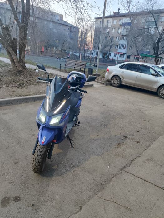 Продам скутер в хорошом в отличном состояни новый документый есть .