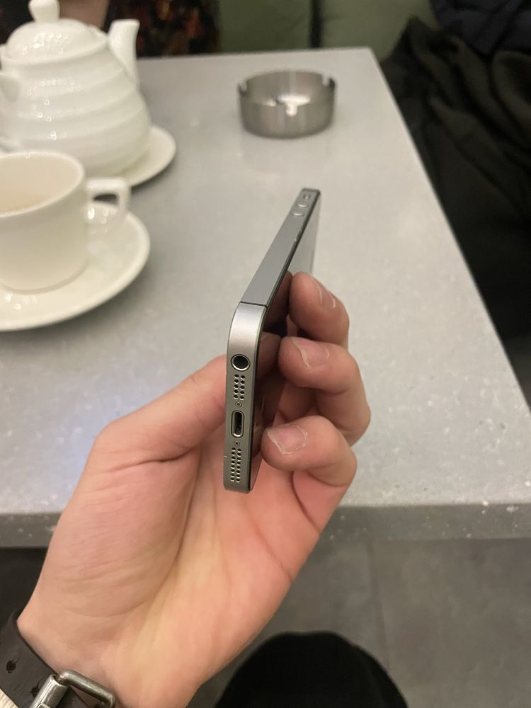 Iphone SE 32 GB.