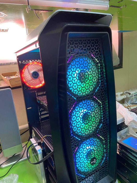 Kompyuter DDR4 holati ideal CPU - I7 Program O'yin Montaj va boshqalar