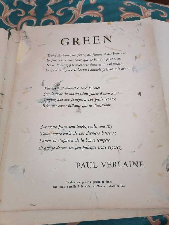 Raritate din 1880. poezie de P Verlaine. pe hârtie cu petale de flori