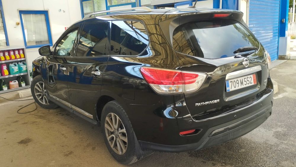 Nissan pathfinder r52