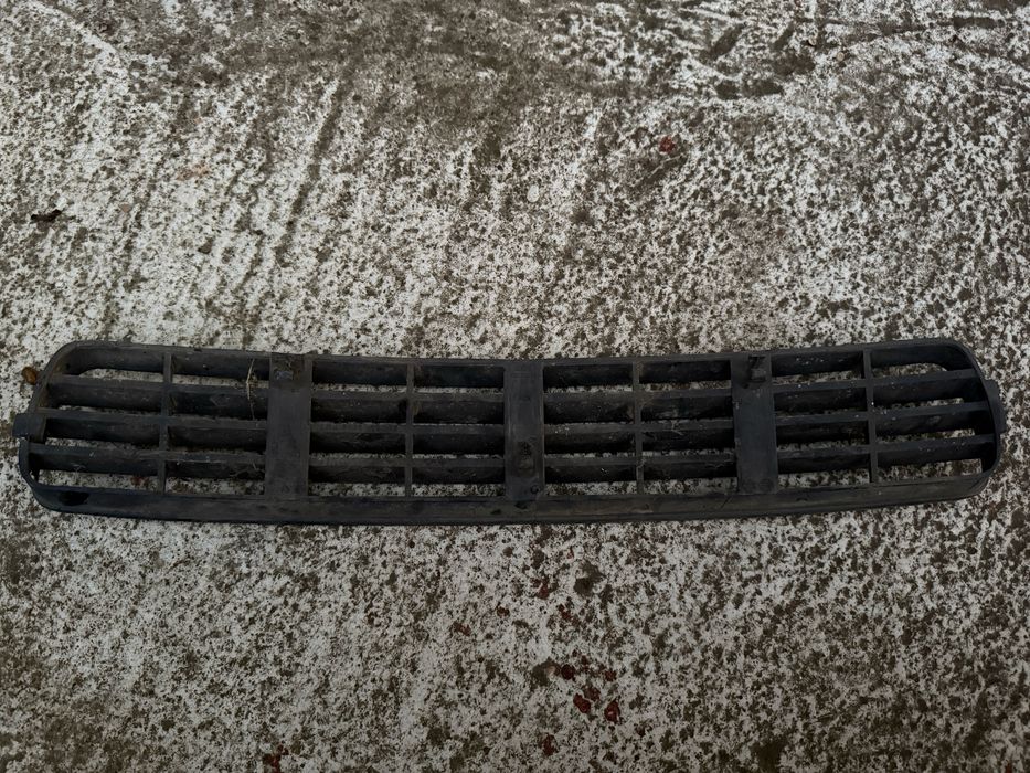 Grile Bară Faţă Audi 80 B4 şi Capac jantă Smart ForTwo C450