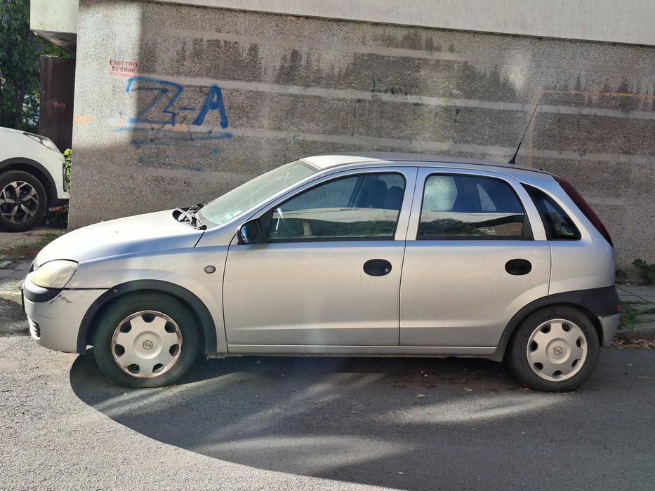 Опел Корса 2003г.