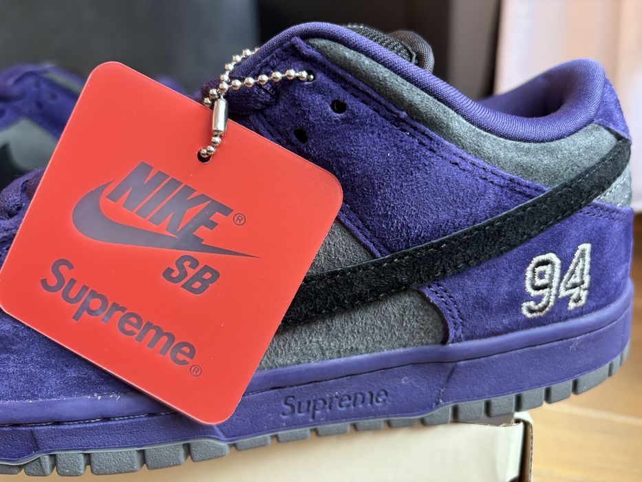 Supreme Nike SB Dunk Low