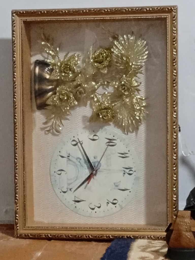 Продам часы         .