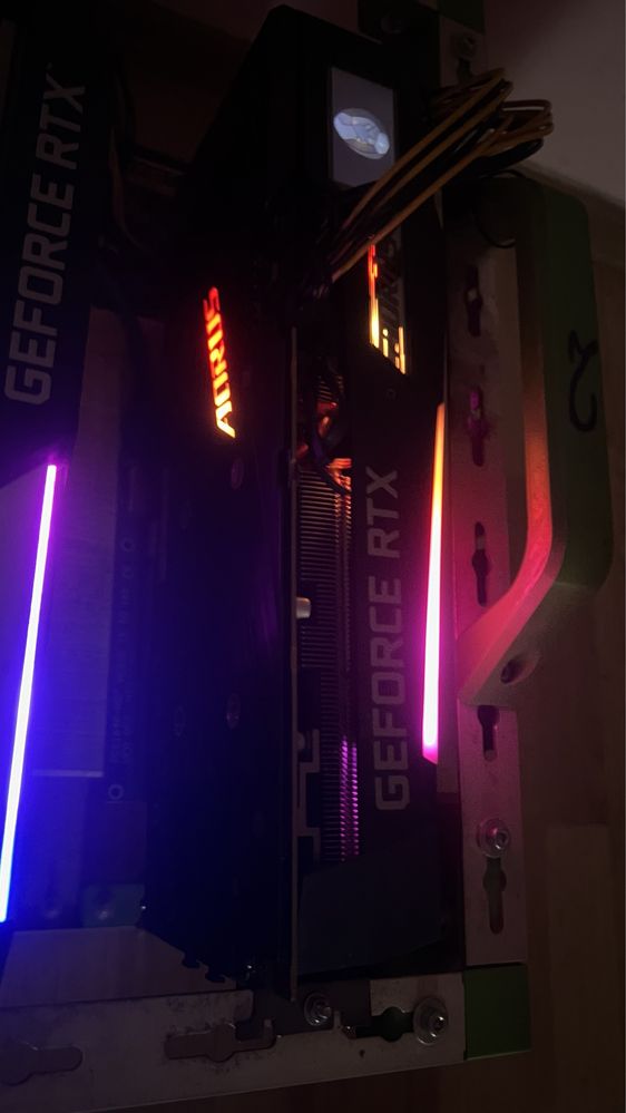 Rig Minat ETH Format din 6 Placi GeForce RTX 3070 256bit