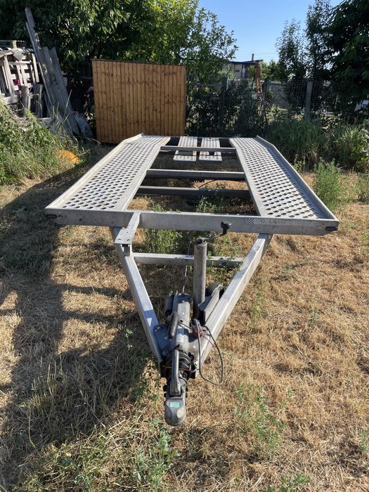 axa Alko 1350 kg cu frane / platforma de inchiriat