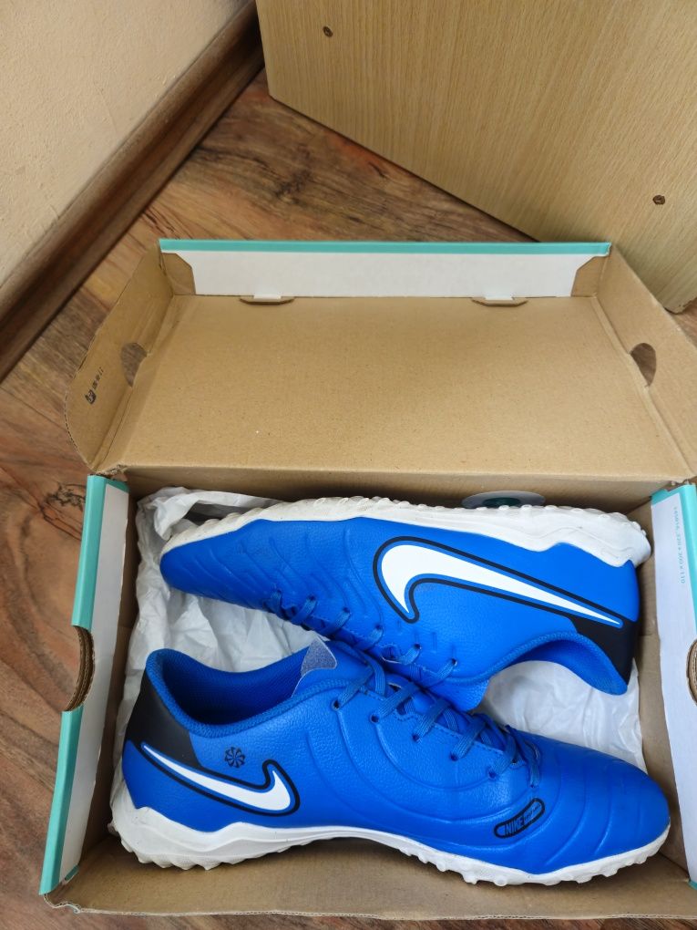 Стоножки Nike Tiempo Legend 10 Club TF
