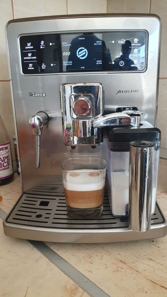 Espresso espressor aparat de cafea SAECO XELSIS EVO cu carafa