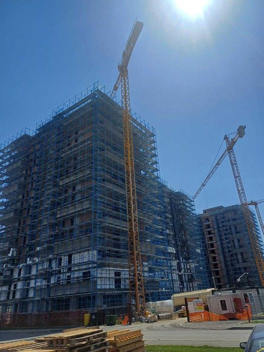 Inchiriere schela metalica