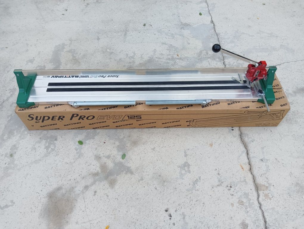 Машина за плочки BATTIPAV PRO Evo 125. + Вендуза