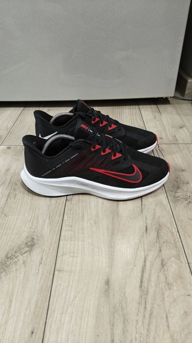 Nike quest 3 Nr 42