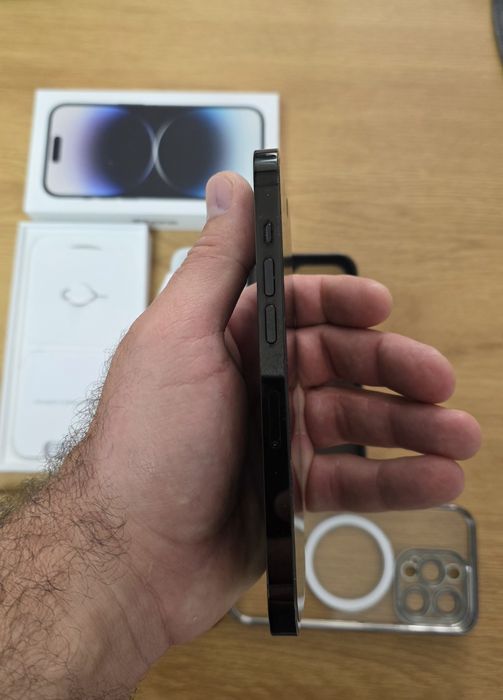 • iPhone 14 Pro 128GB – Stare excelentă, liber de rețea, fără iCloud