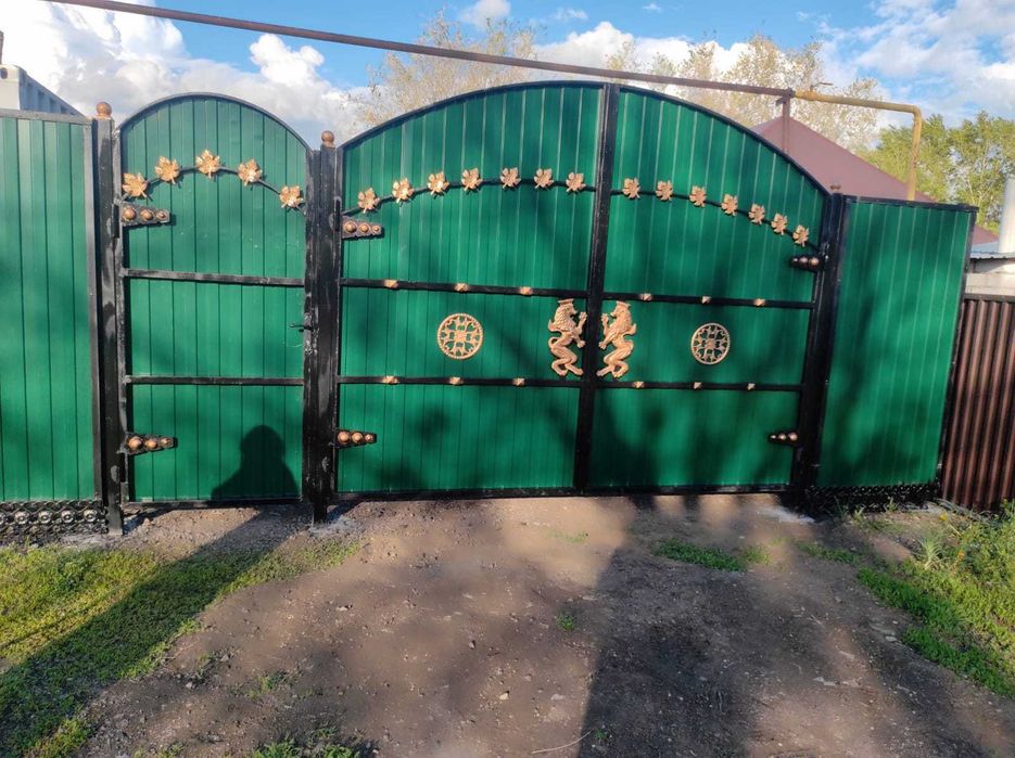 продам дом с городским участком