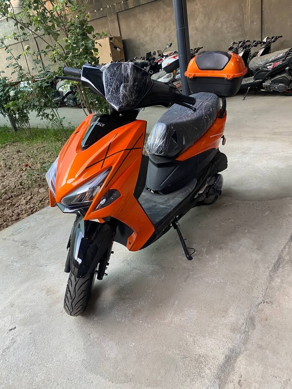 Skuter, moped ijaraga beriladi. Zalog bilan