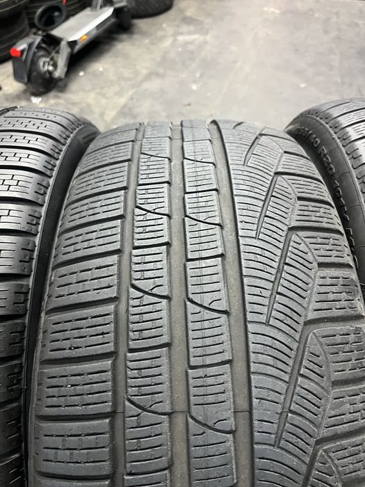 Anvelope iarna pirelli 255/40R20 fata si285/35R20 spate pret per set