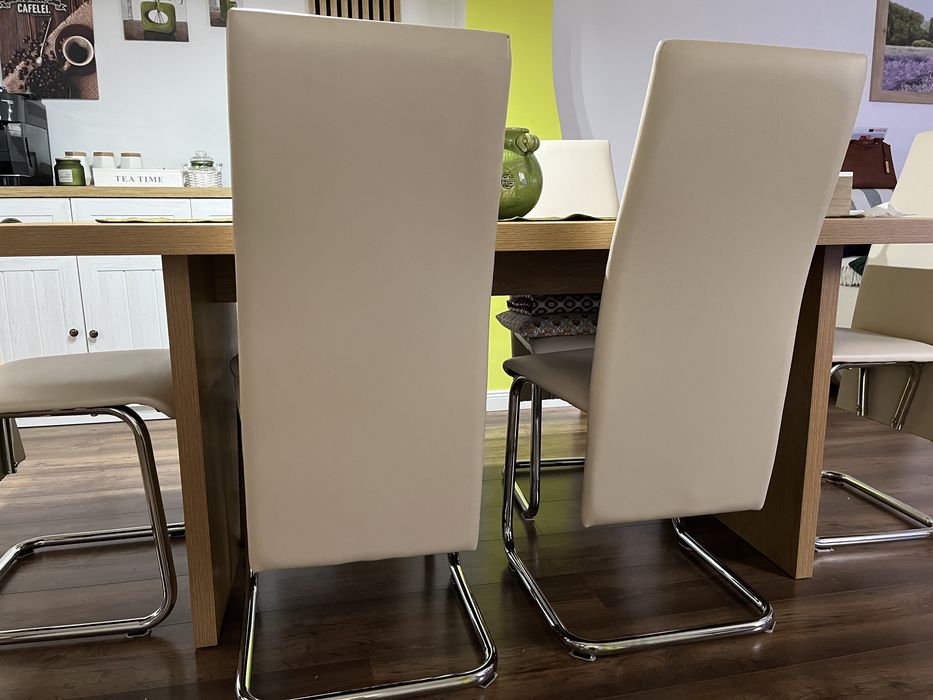 Scaun din piele ecologica