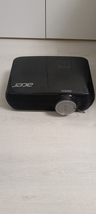Vând videoproiector Acer