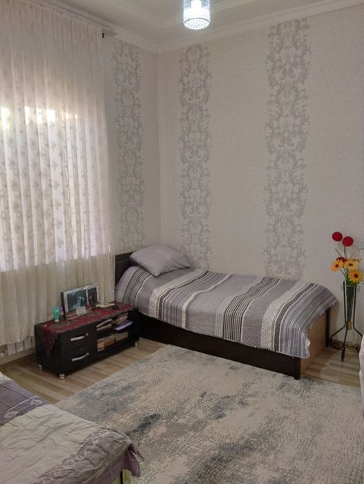 Uchastka sotiladi eski sergili 3 xona+ oshxona