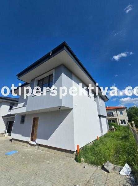 реф.15939 Самостоятелна къща с гараж в с. Първенец!