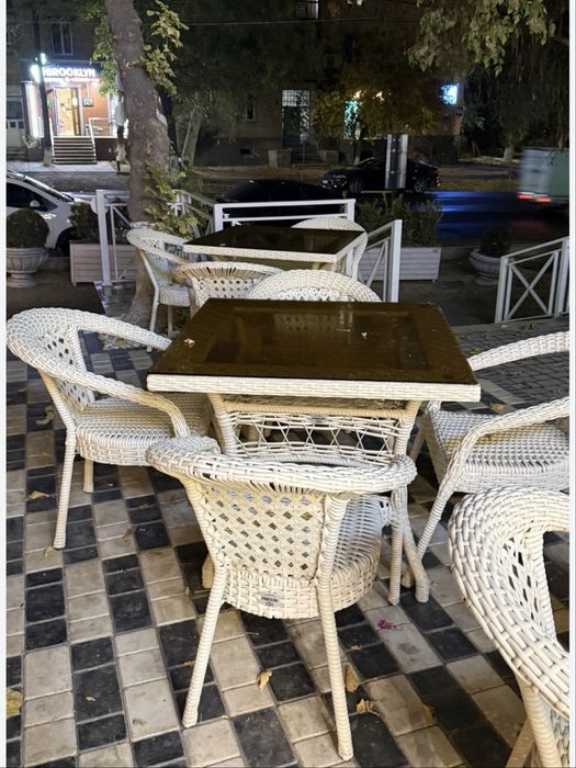 Стол стул кафе учун сотилади