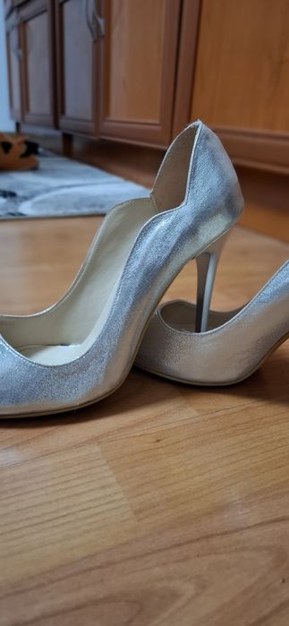 Tocuri Stiletto Elegante