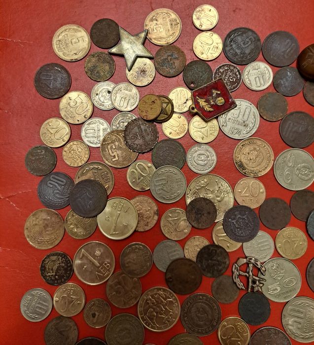 Стари български монети , значки и копчета
