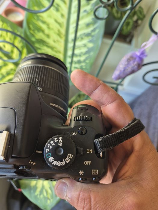 DSLR Canon Eos 1000d cu obiectiv