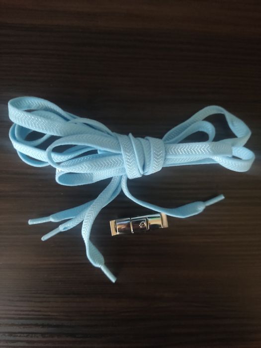 Мързеливи връзки с красива закопчалка за вашите обувки