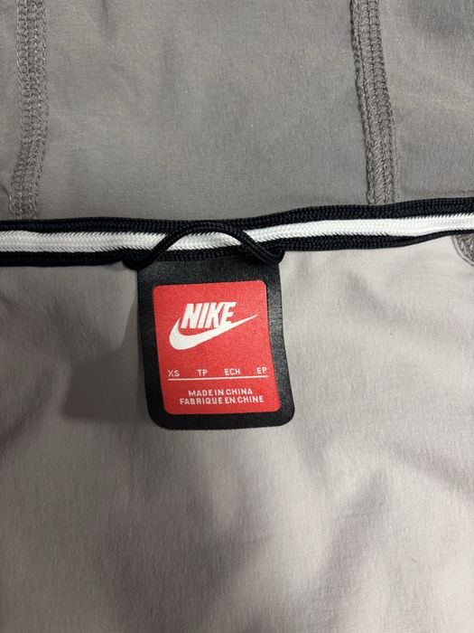 Nike tech windbreaker