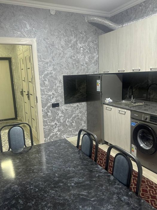 Водник массивда 3хонали хонадон ижарага берилади.