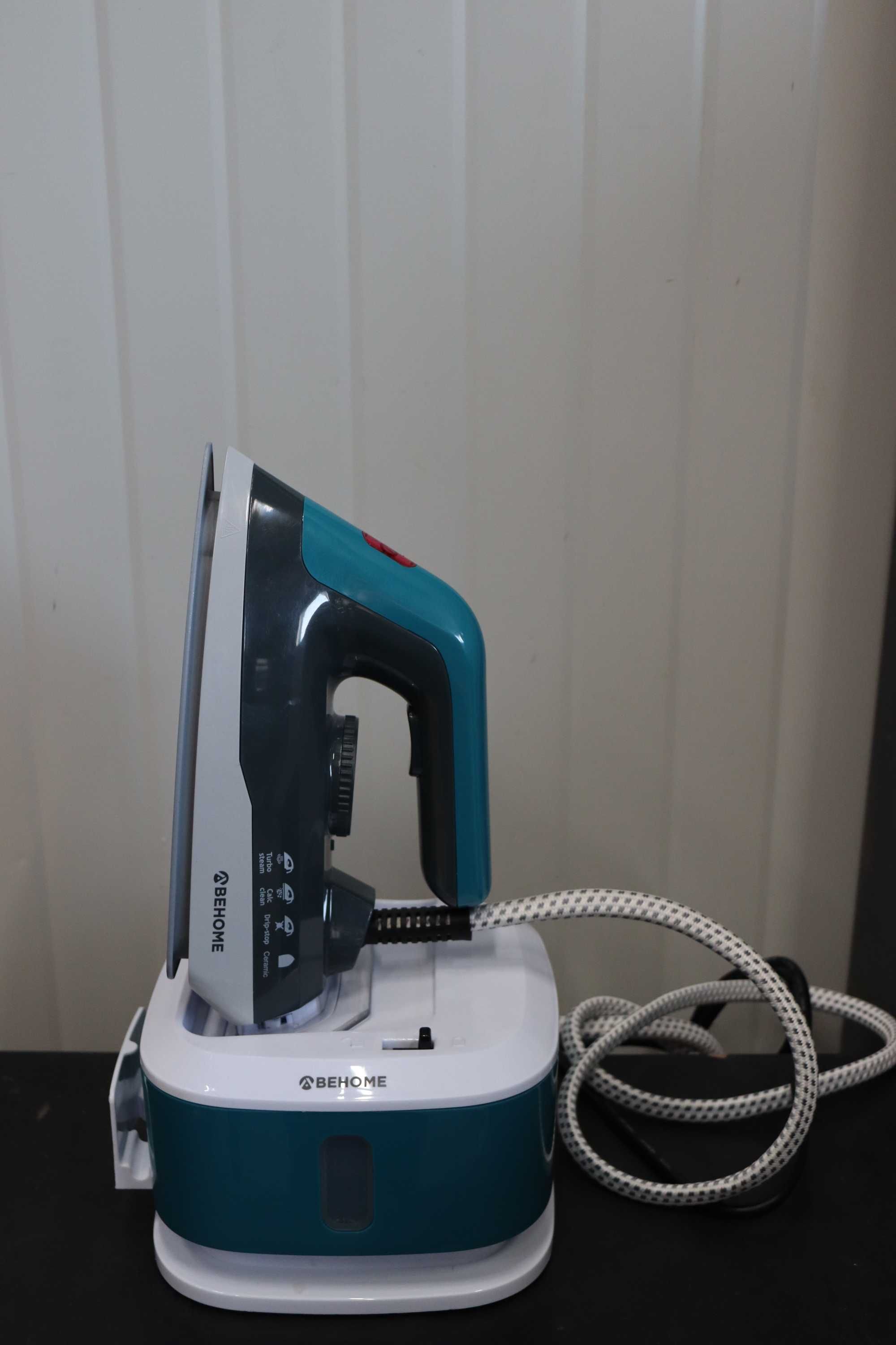 BEPER P204CAL200 Ютия с непрекъснат цикъл, 2250W 1,2L, Керамична плоча