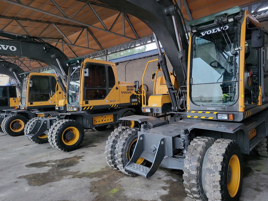 Karea dan Volvo 145 zurlari keldi