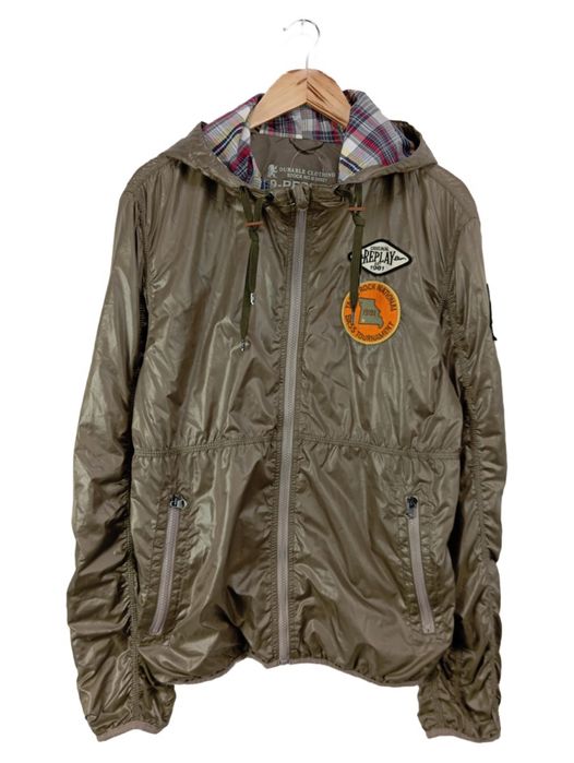 Replay,Gucci,Moncler,Salewa,Patagonia,Hummel,Ellesse,Nickelson,Aarhon