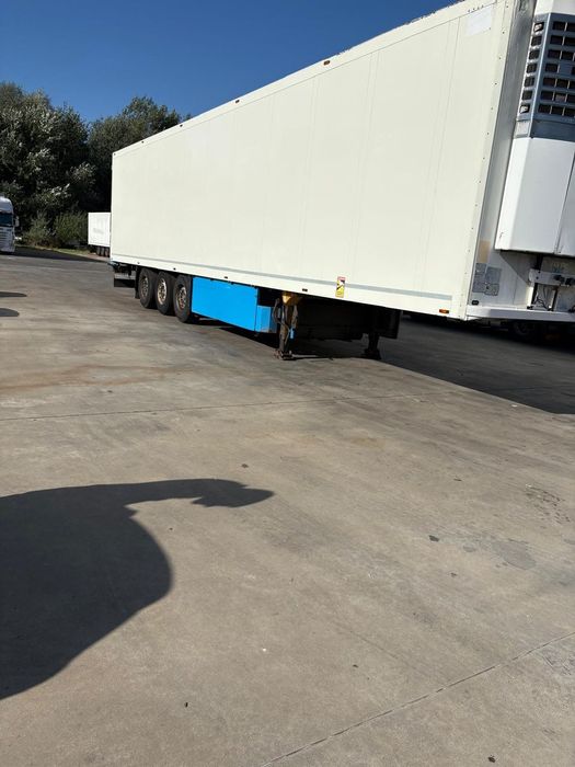 Schmitz Cargobull 2 temperaturi cu perete despărțitor, stare buna de funcționare