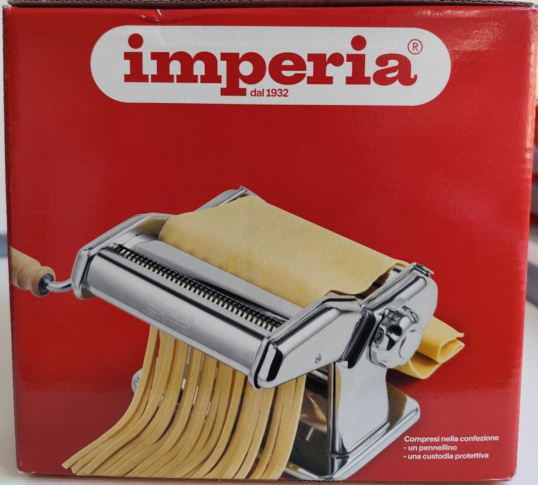 Masina de făcut paste + suport pentru uscat