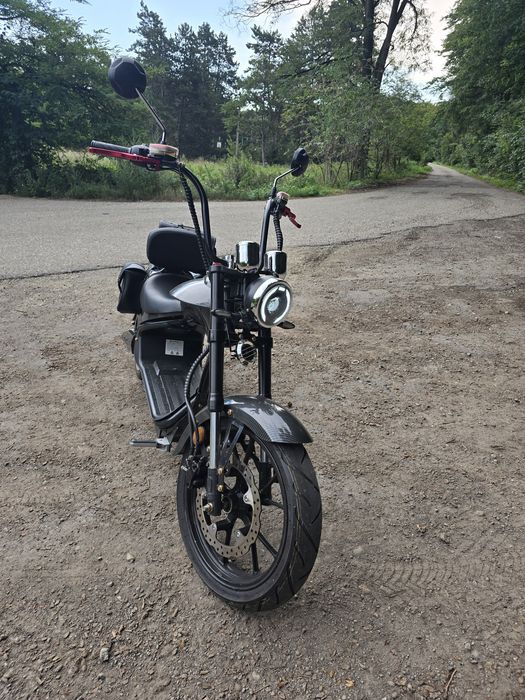 Scuter electric MH3 Carbon 4000W brushless. Viteza 85km/h. Autonomie
