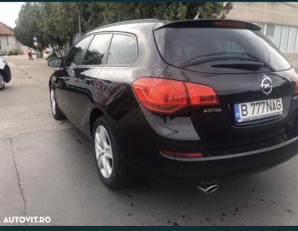 oferta vand opel astra 2011   motor 2.0